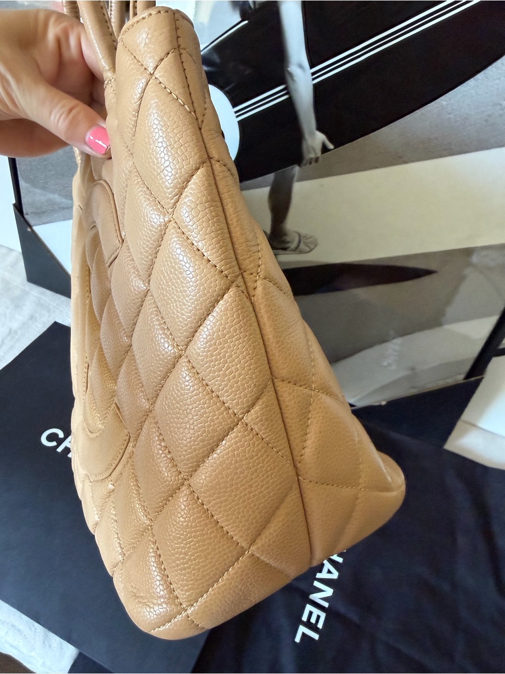 CHANEL Medallion Caviar Leather Tote Bag Large CC Logo - Picture 5 of 16